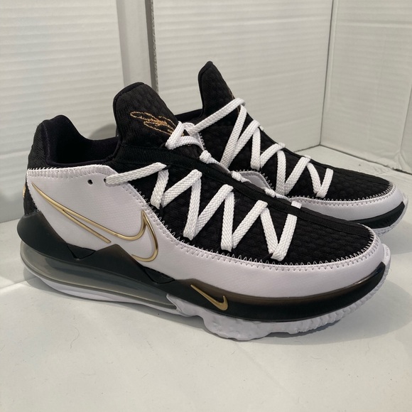 Lebron 17 Low’s - Picture 2 of 6